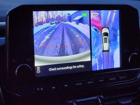 Used 2022 Nissan Pathfinder SL image 17