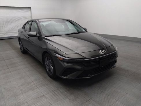 Used 2024 Hyundai Elantra SEL FWD image 13