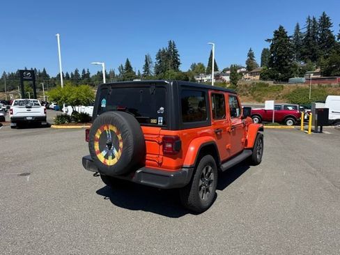 Used 2018 Jeep Wrangler Unlimited Sahara AWD/4WD image 3