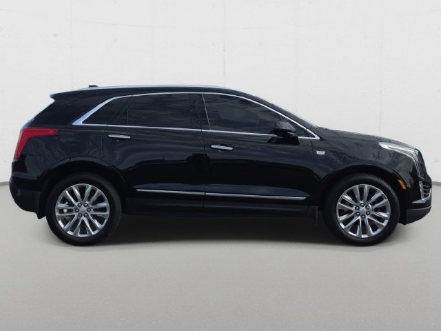 Used 2017 Cadillac XT5 Platinum AWD/4WD image 4