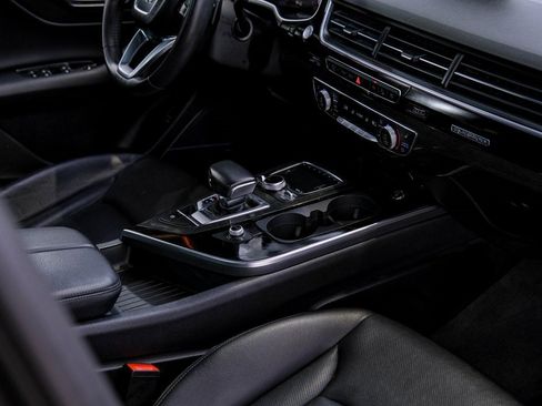 Used 2018 Audi Q7 3.0T Prestige w/ Prestige Package image 34