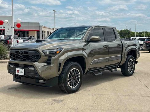 Used 2026 Toyota Tacoma TRD Sport RWD image 7