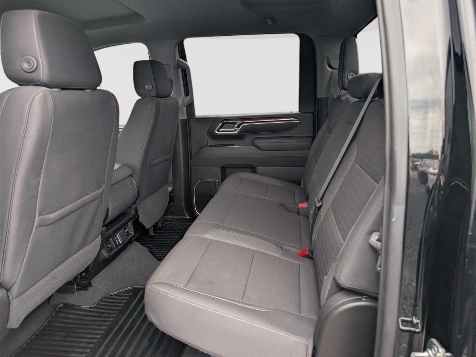Used 2025 Chevrolet Silverado 3500 LT w/ Safety Package AWD/4WD image 13