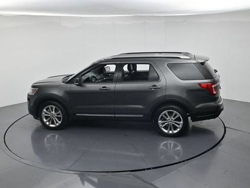 Used 2018 Ford Explorer XLT w/ Equipment Group 202A FWD image 48
