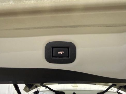 Used 2017 Nissan Rogue SL w/ SL Premium Package image 26