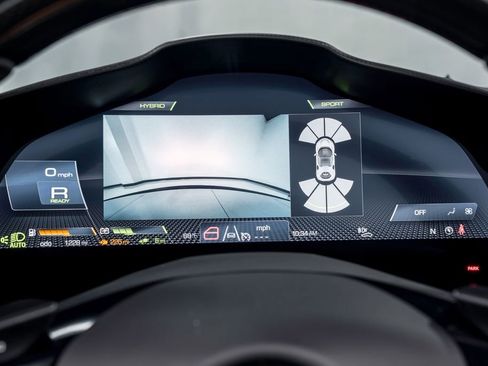 Used 2024 Ferrari SF90 Spider image 16