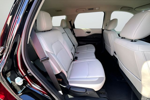 New 2026 Nissan Pathfinder SL FWD image 14
