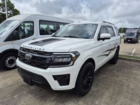 Used 2024 Ford Expedition Limited image 1