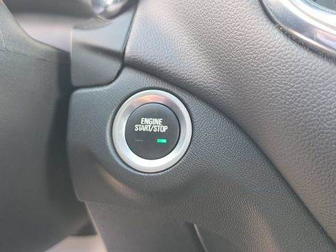 Used 2023 Chevrolet Equinox LT AWD/4WD image 27