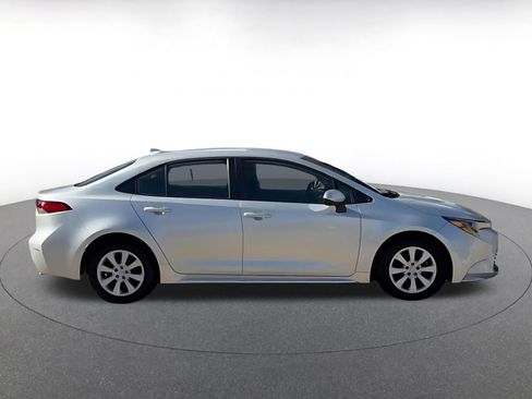 Used 2025 Toyota Corolla LE FWD image 16