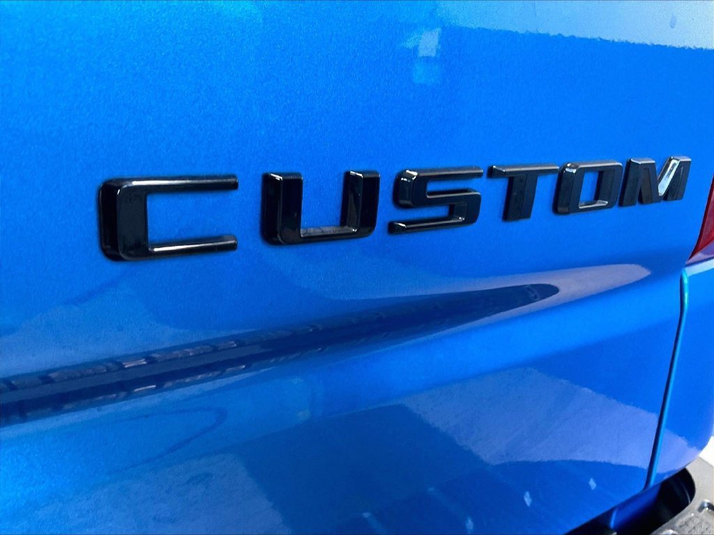 Used 2023 Chevrolet Silverado 1500 Custom w/ 2.7L Blackout Package AWD/4WD image 28