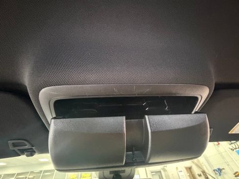 Used 2025 Chevrolet Equinox LT w/ Convenience Package II FWD image 24