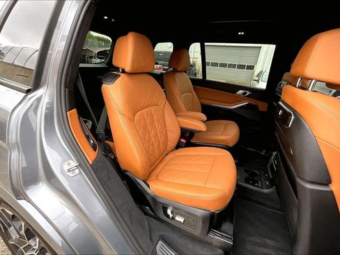 Used 2023 BMW X7 xDrive40i w/ Executive Package AWD/4WD image 21