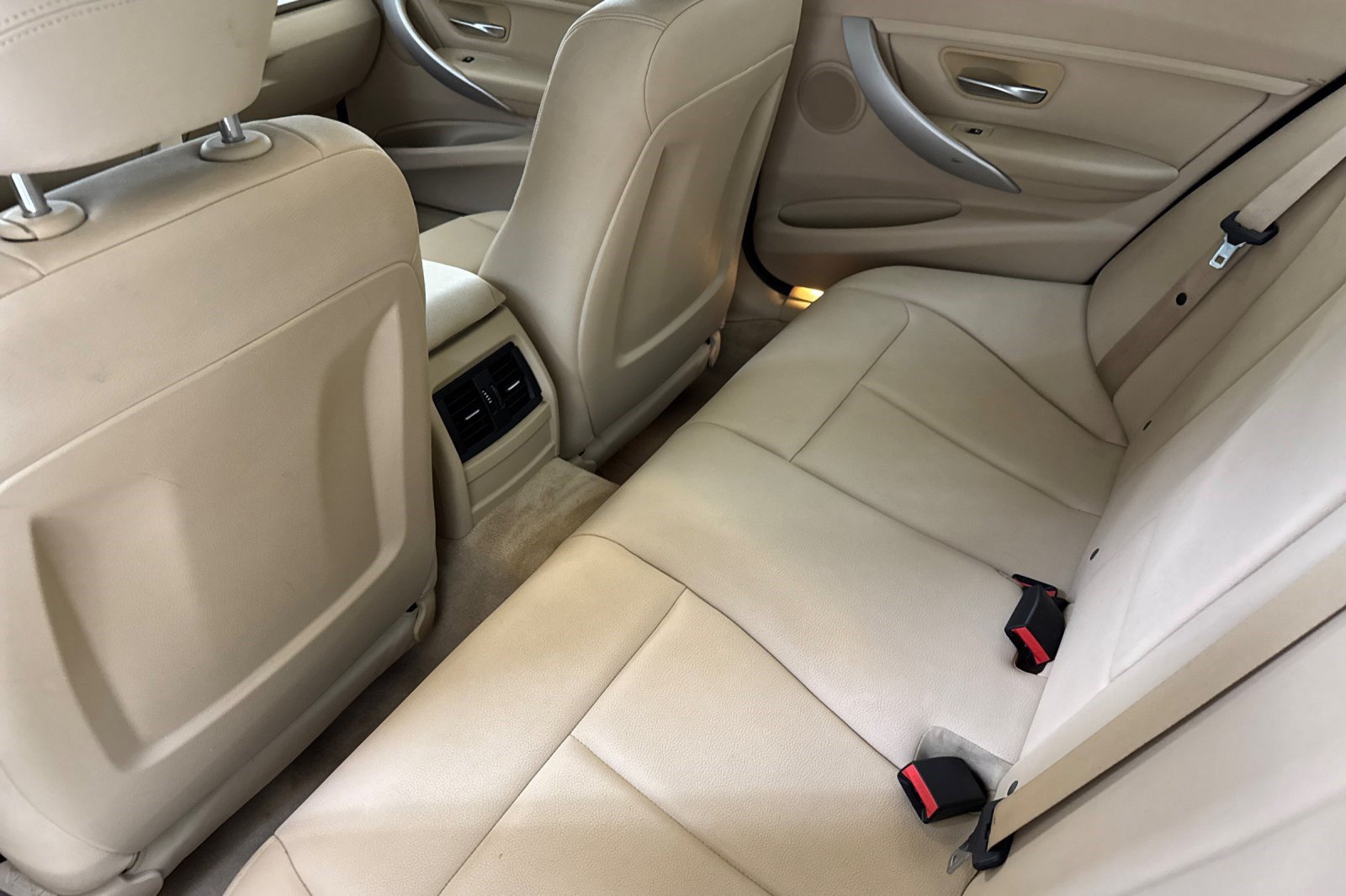 Used 2013 BMW 320i Sedan RWD image 25