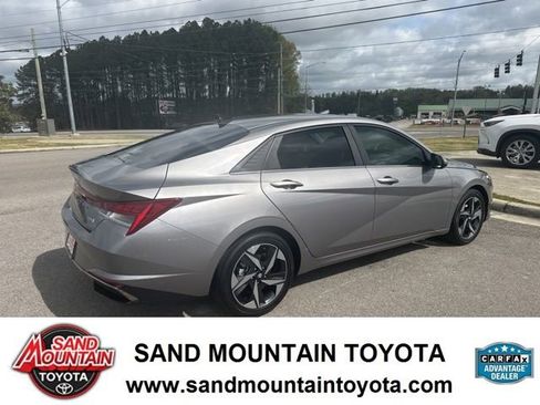Used 2023 Hyundai Elantra Limited FWD image 3