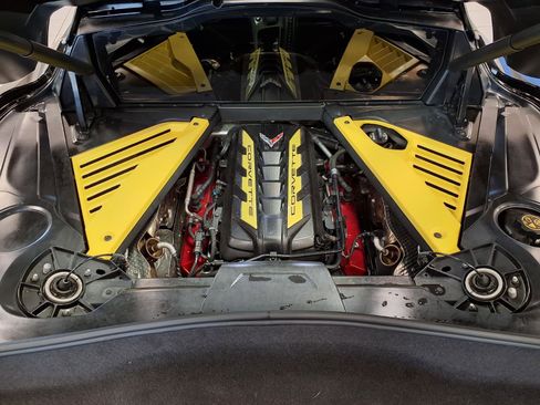 Used 2021 Chevrolet Corvette Stingray Premium Cpe w/ Z51 Performance Package RWD image 14