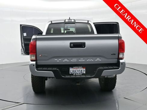 Used 2016 Toyota Tacoma TRD Sport image 36