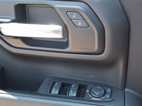 Used 2021 Chevrolet Silverado 1500 Custom AWD/4WD image 18