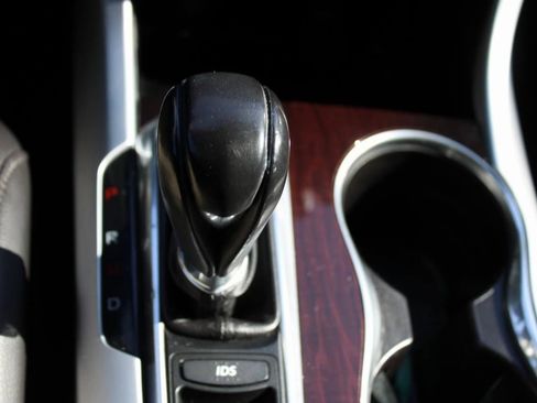 Used 2017 Acura TLX image 20