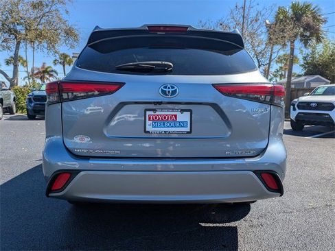 Used 2021 Toyota Highlander Platinum image 5
