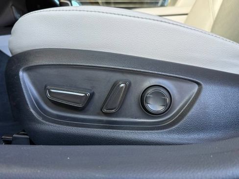 Used 2022 Toyota Camry XLE FWD image 25