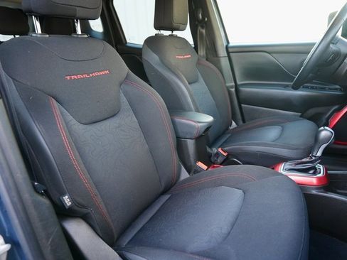 Used 2022 Jeep Renegade Trailhawk image 9