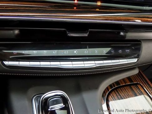 Certified 2024 Cadillac Escalade Premium Luxury AWD/4WD image 21