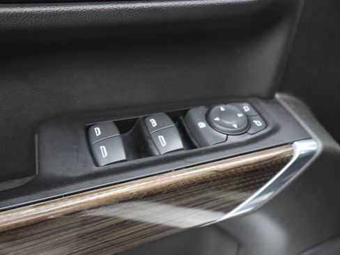 Used 2019 Chevrolet Silverado 1500 LT w/ True North Edition AWD/4WD image 39