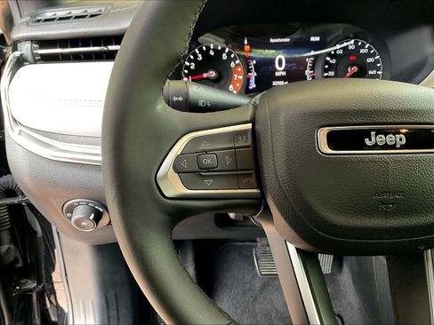 Used 2023 Jeep Compass Limited AWD/4WD image 11