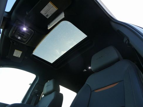 New 2026 GMC Sierra 2500 AT4 w/ AT4 Premium Plus Package image 18