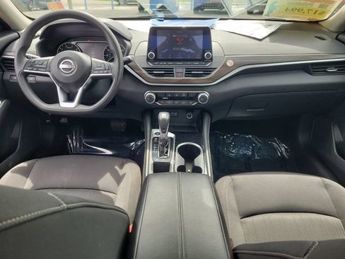 Used 2023 Nissan Altima 2.5 SV FWD image 12