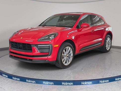 Used 2023 Porsche Macan AWD/4WD image 1