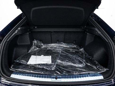 New 2025 Audi Q3 2.0T Premium image 18