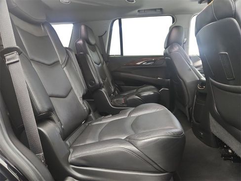Used 2019 Cadillac Escalade Luxury image 29