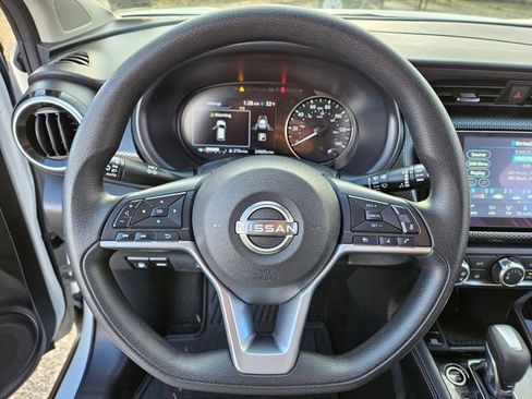 Used 2023 Nissan Kicks SV image 23