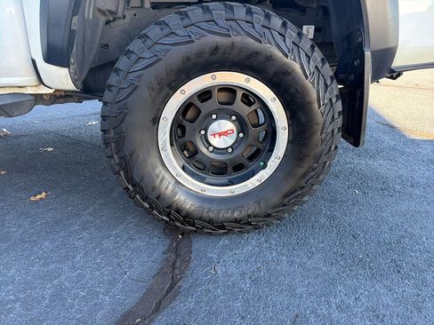 Used 2016 Toyota Tacoma SR5 image 31