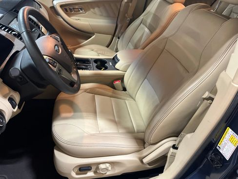 Used 2018 Ford Taurus SEL w/ Equipment Group 201A FWD image 13