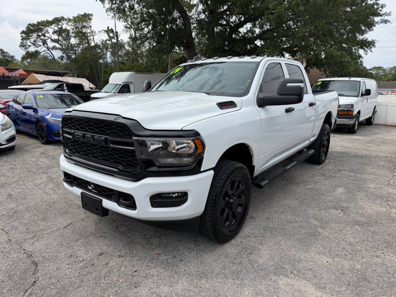 Used 2024 RAM 2500 Tradesman w/ Protection Group AWD/4WD image 5