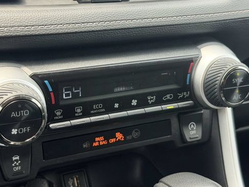Used 2025 Toyota RAV4 XLE FWD image 16
