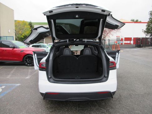 Used 2022 Tesla Model X image 66