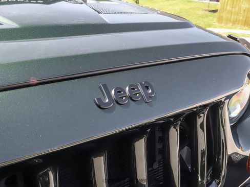 Used 2010 Jeep Wrangler Unlimited Rubicon w/ Dual Top Group AWD/4WD image 83
