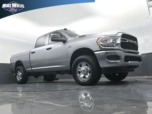 Used 2024 RAM 2500 Tradesman w/ Chrome Appearance Group AWD/4WD image 17