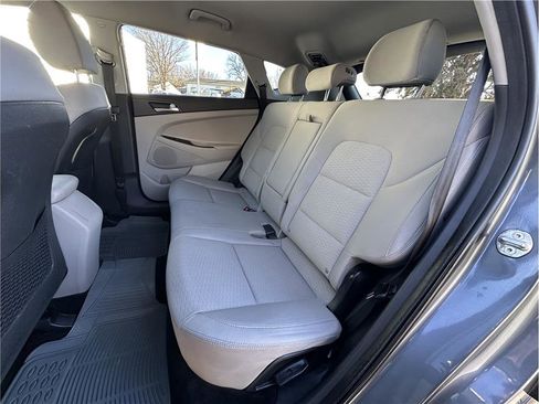 Used 2019 Hyundai Tucson SE image 16