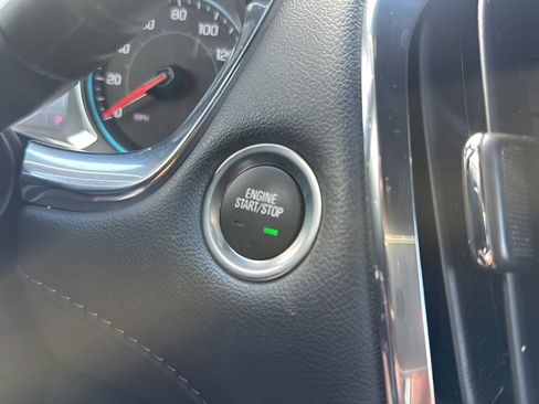 Used 2023 Chevrolet Traverse LT AWD/4WD image 36