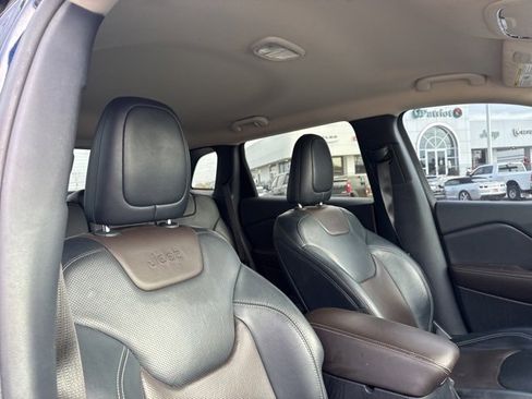 Used 2015 Jeep Cherokee Limited w/ Luxury Group image 21