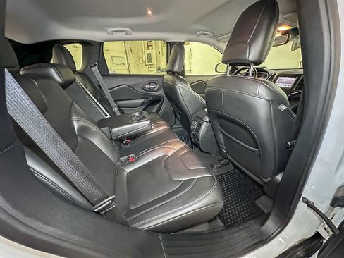 Used 2020 Jeep Cherokee Altitude image 28