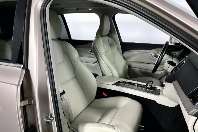 Used 2023 Volvo XC90 B6 Plus AWD/4WD image 8