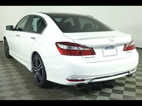 Used 2016 Honda Accord Sport image 7