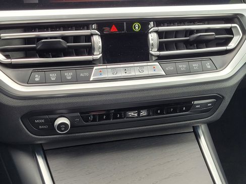 Used 2021 BMW 430i Convertible w/ Premium Package image 26