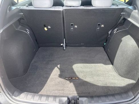 Used 2023 Nissan Kicks SR w/ SR Premium Package FWD image 27